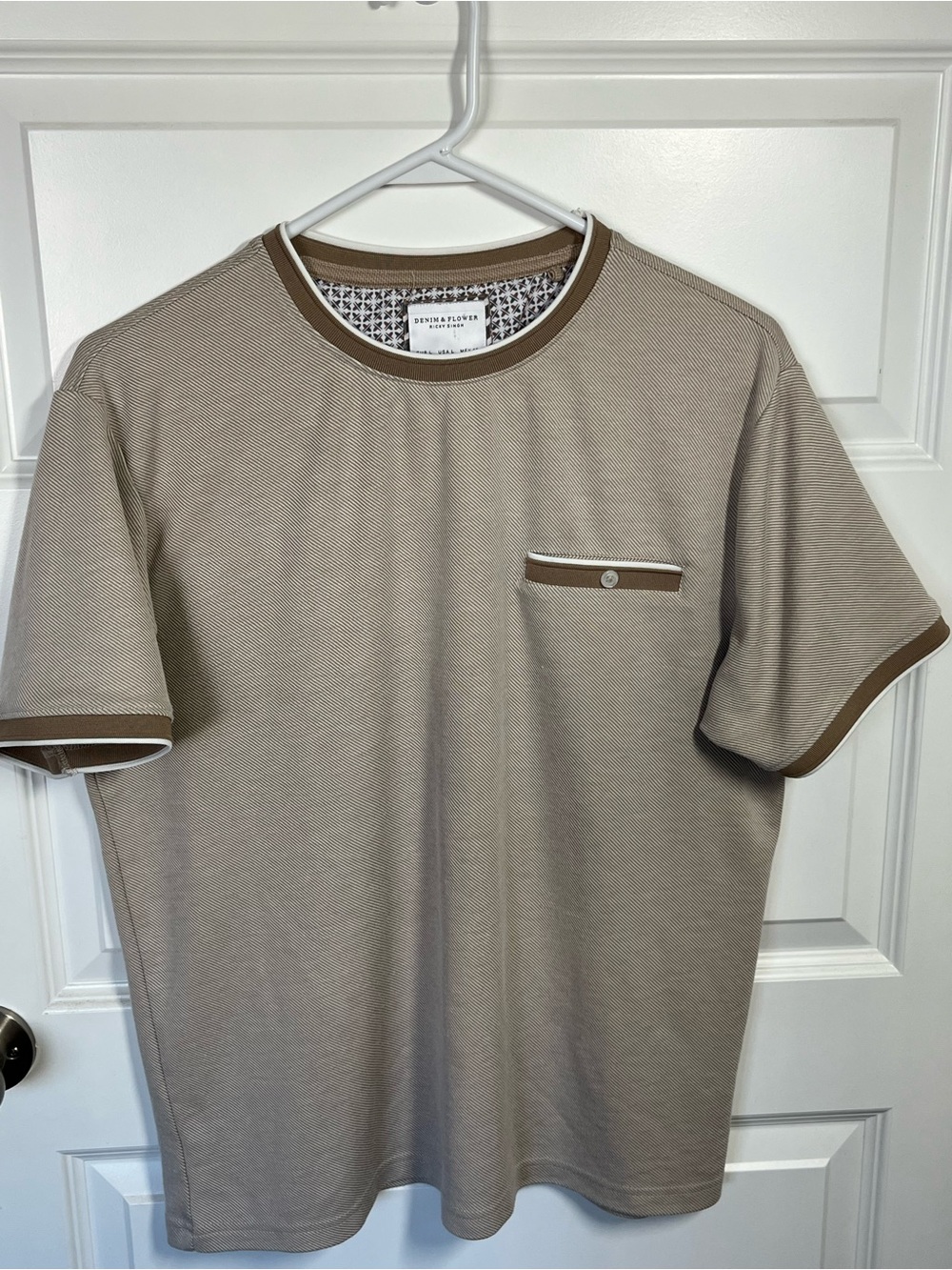 Denim & Flower Ricky Singh Beige Textured Pocket Tee Large Retro Casual
